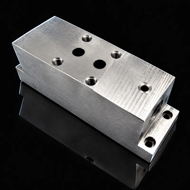 Manifold, 013403-1